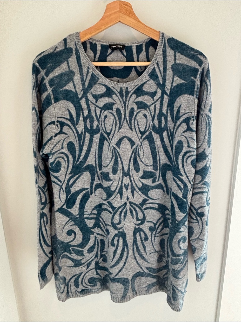 Gerry Weber Gray Crewneck Sweater with Teal Abstract Pattern